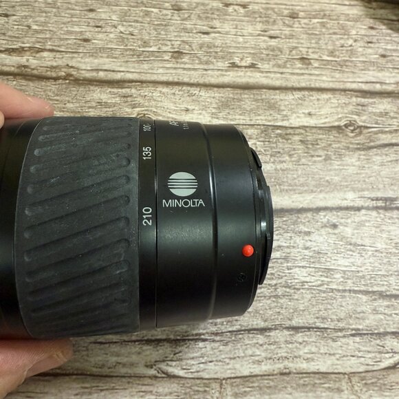 Minolta AF 70-210 Zoom Lens 1:4.5-5.6, 49, Great, 1 Lens Cap Front - Picture 4 of 11